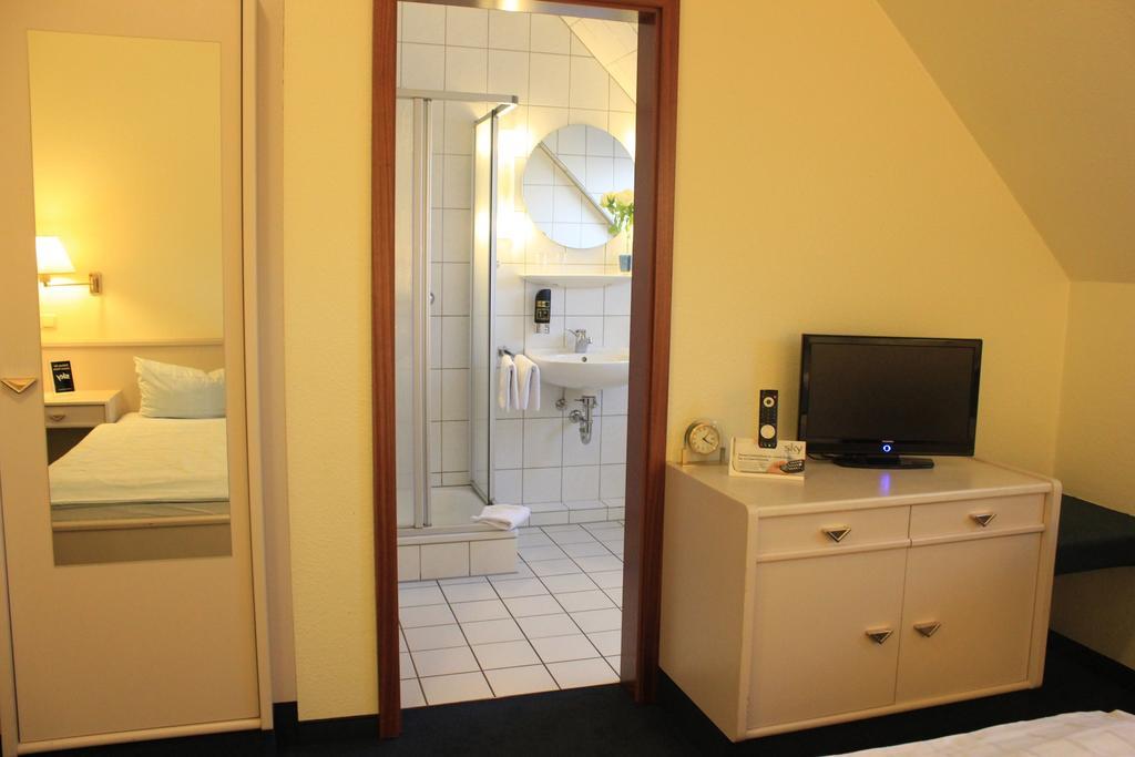Hotel Altenwerder Hof Hamburg-Harburg Rum bild