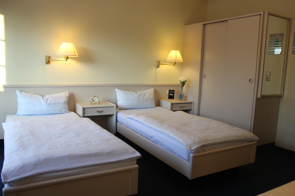 Hotel Altenwerder Hof Hamburg-Harburg Rum bild