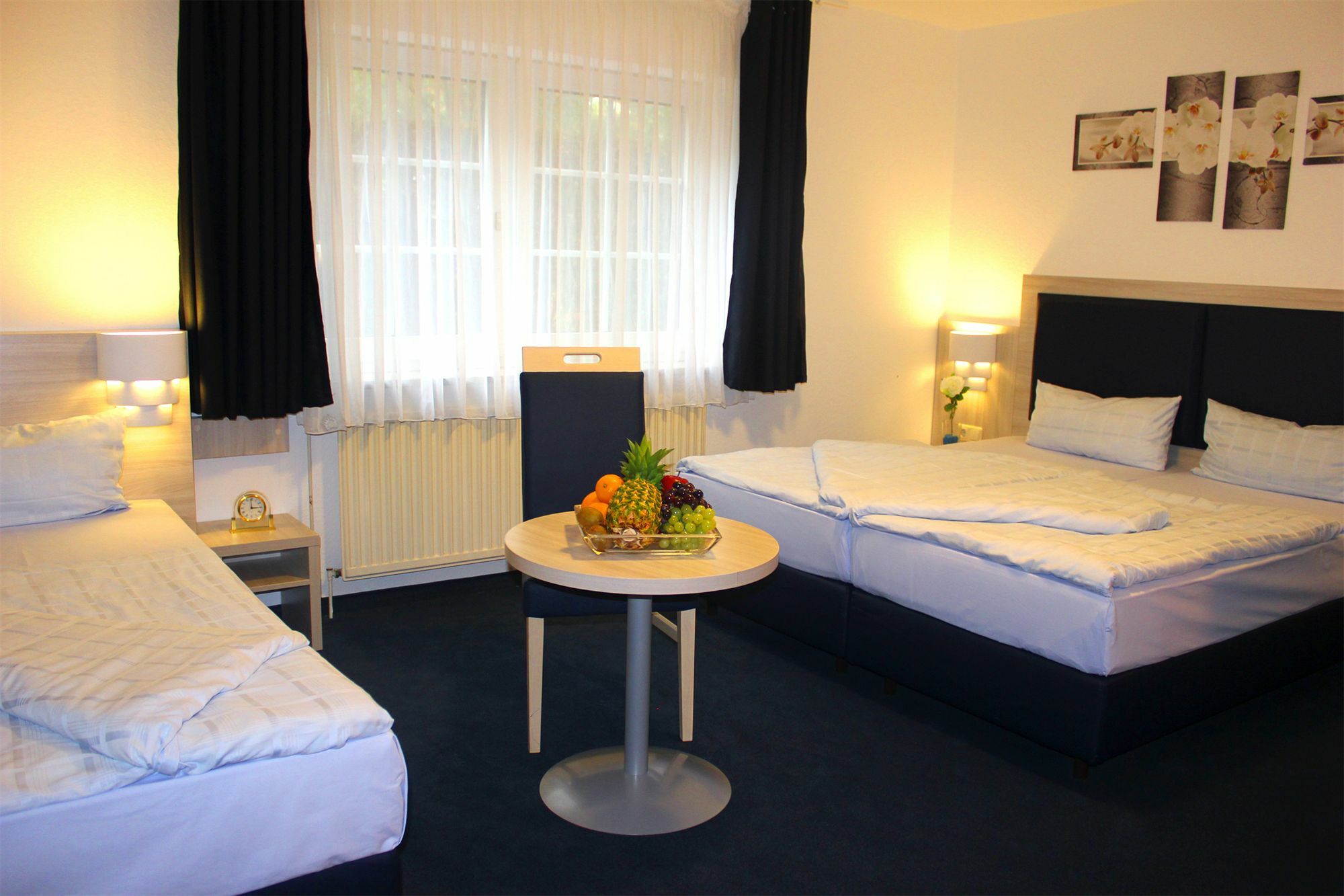 Hotel Altenwerder Hof Hamburg-Harburg Exteriör bild