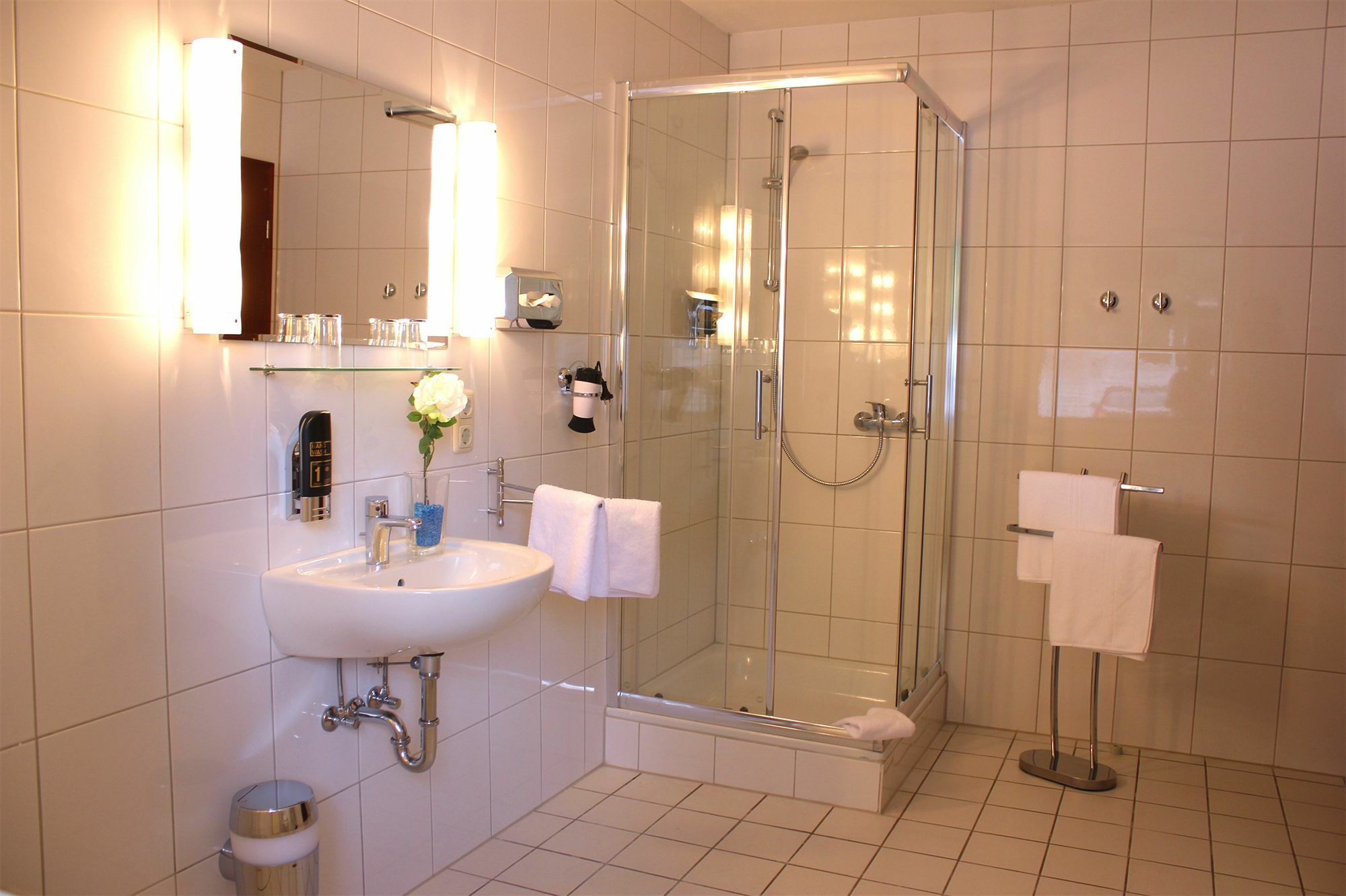 Hotel Altenwerder Hof Hamburg-Harburg Exteriör bild